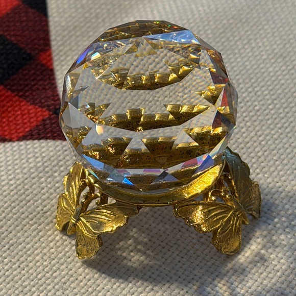 Vintage Faceted Crystal Glass Ball Suncatcher with Attached Gold Butterfly Stand - Picture 5 of 7
